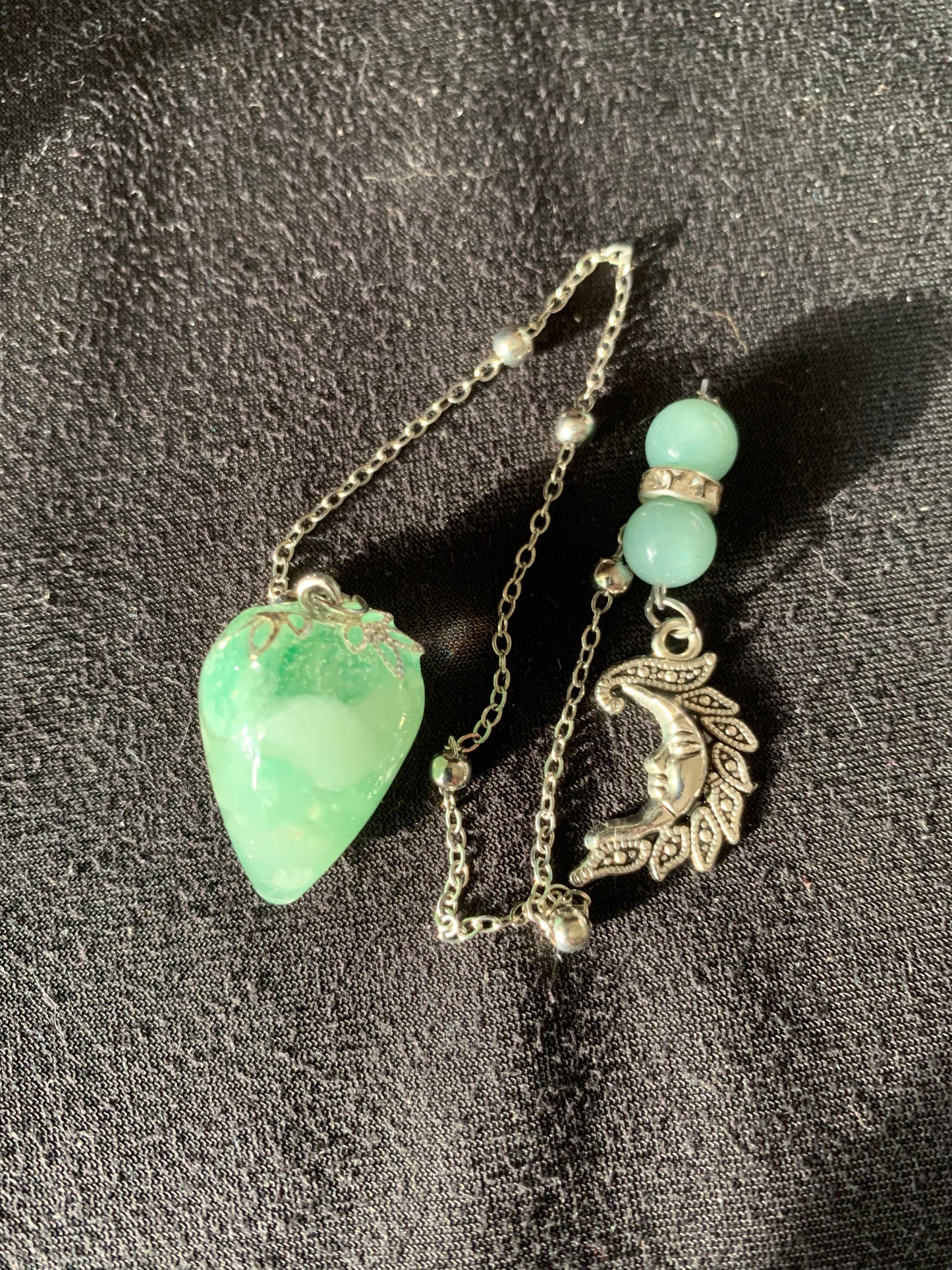 Pendule en Aventurine : Harmonie, Guidance et Sérénité