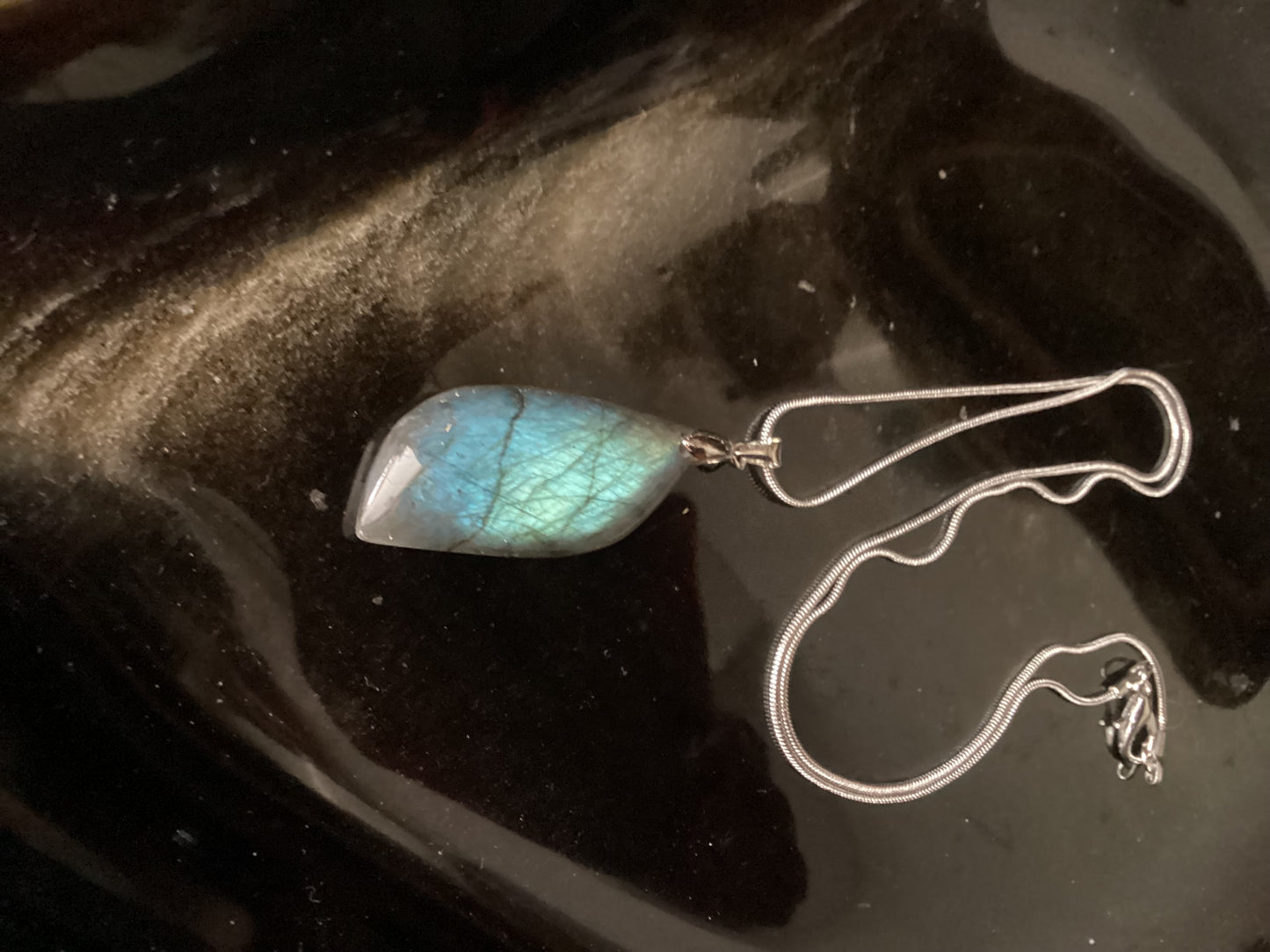 Collier en labradorite – Protection et énergie régénératrice