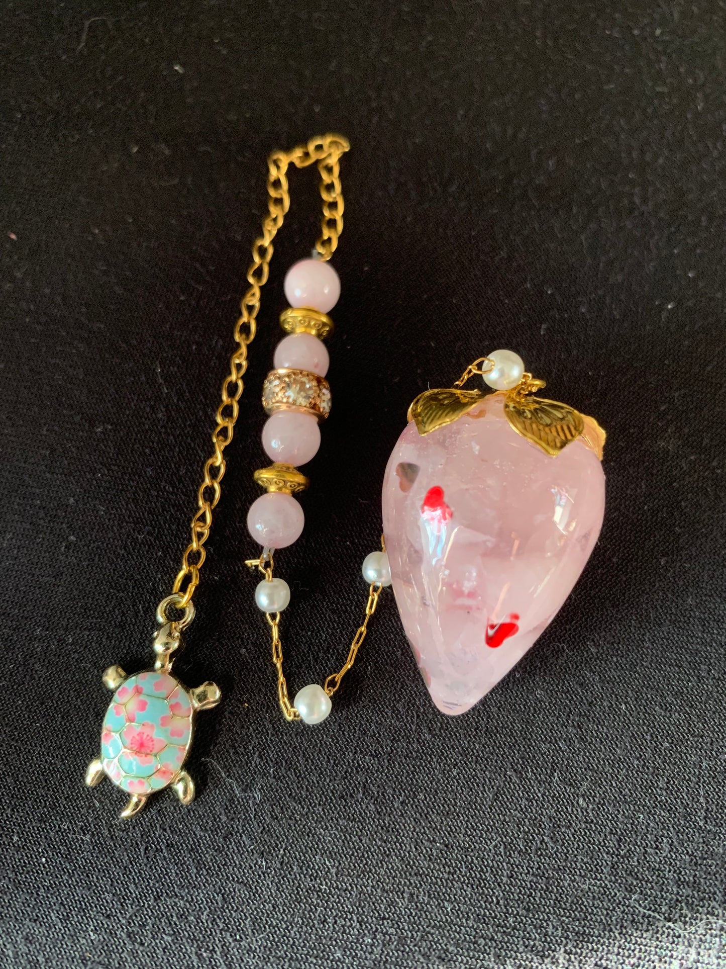 Les vertus du pendule en Quartz Rose et de sa chaîne en Quartz Rose