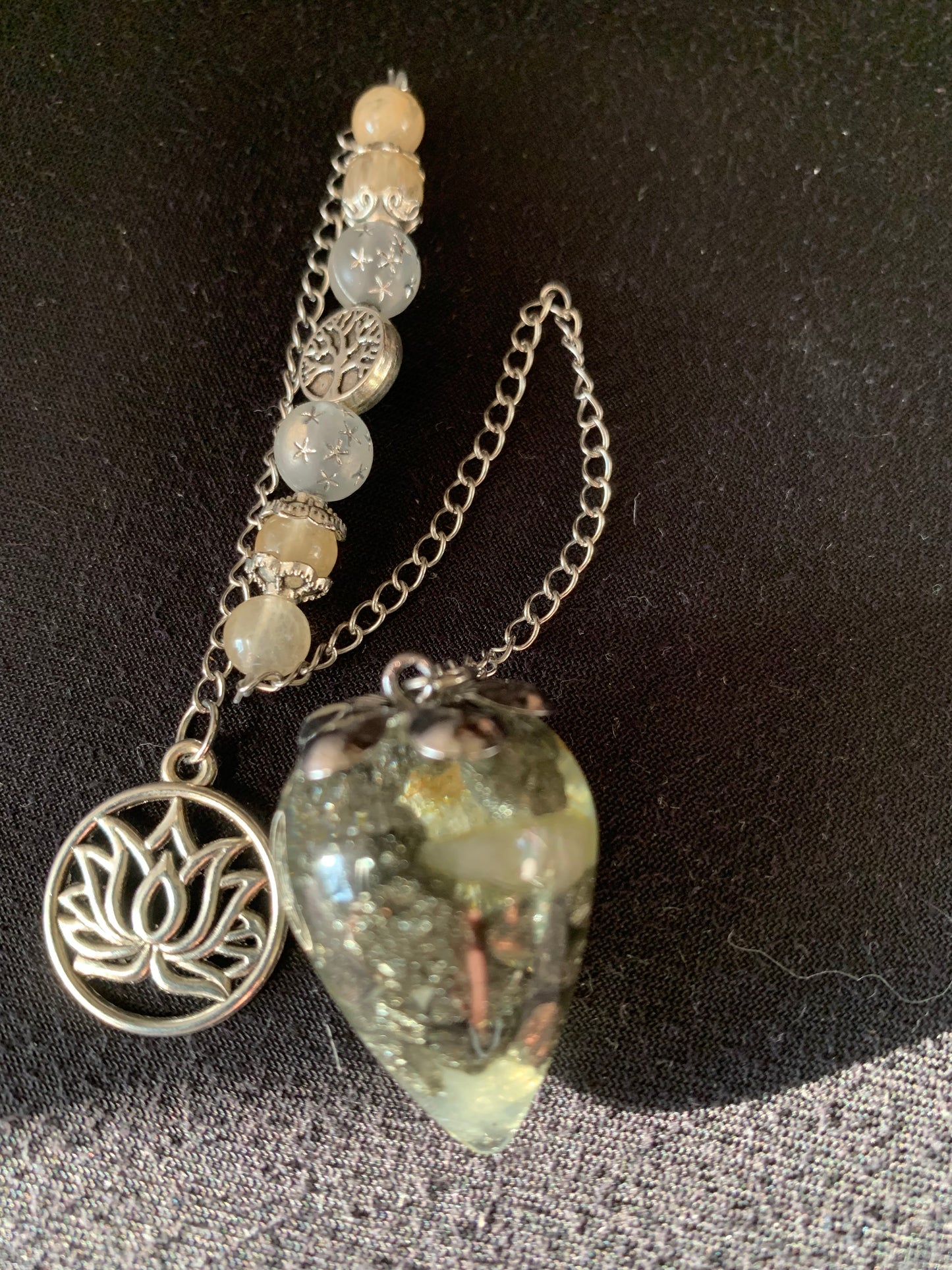 Pendule en Citrine et Pyrite, avec sa chaîne en Citrine