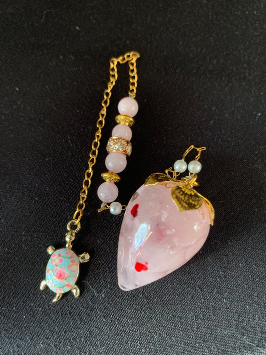 Les vertus du pendule en Quartz Rose et de sa chaîne en Quartz Rose