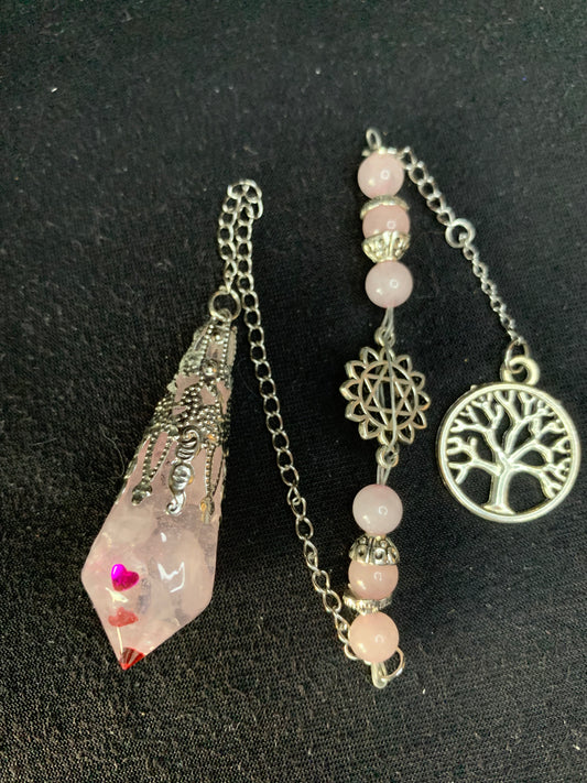 Pendule en Quartz Rose et de sa chaîne en Quartz Rose