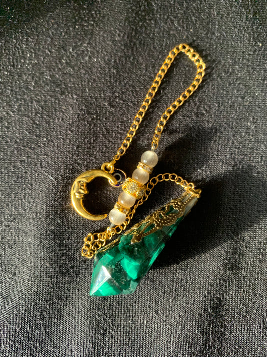 Pendule en Agate Verte : Équilibre, Harmonie et Connexion Intuitive