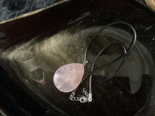 Collier en quartz rose – Énergie d'amour et de douceur