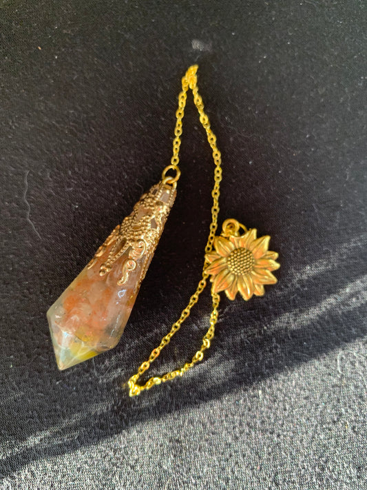 Pendule en Pierre de Soleil et Agate Jaune